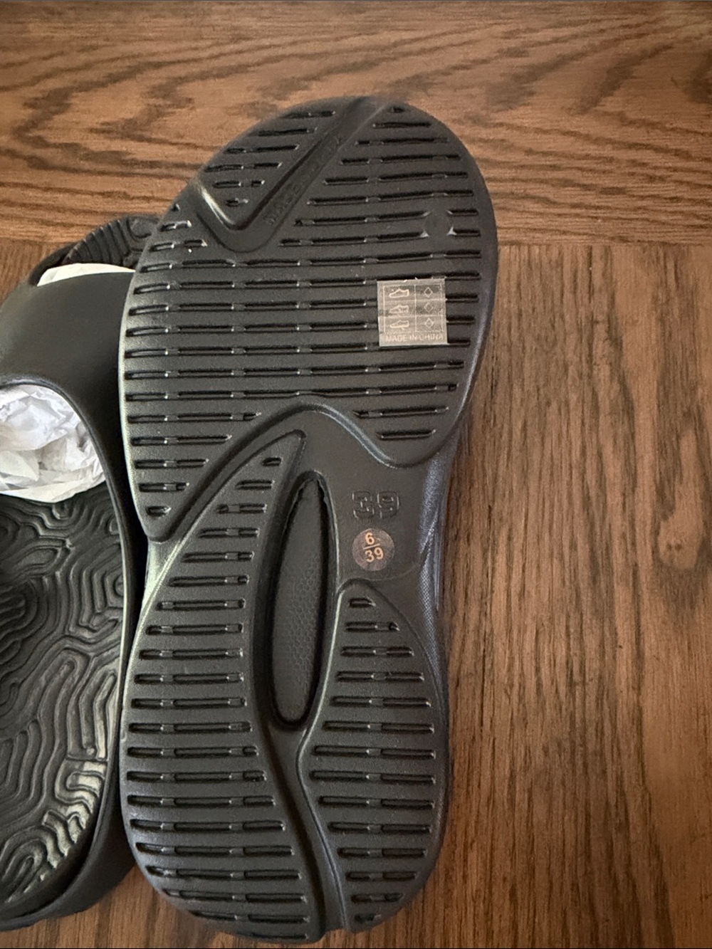 Black Cut Out Rubbber Ribbed Sliders Size 39 - Picture 3 of 4
